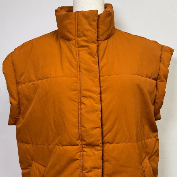 Everlane Orange ReNew Puffer Vest Size Medium - Picture 2 of 10